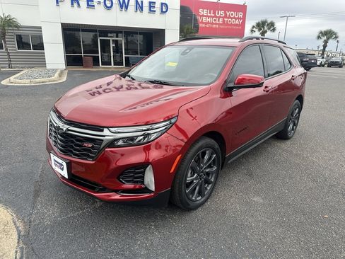 Used 2022 Chevrolet Equinox RS w/ RS Leather Package image 2