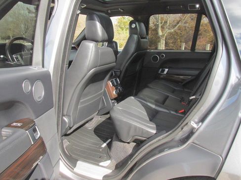 Used 2016 Land Rover Range Rover HSE image 40