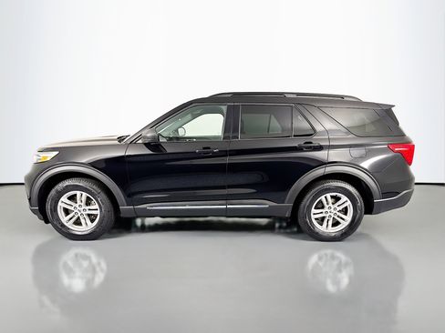 Used 2020 Ford Explorer XLT w/ Equipment Group 202A AWD/4WD image 8