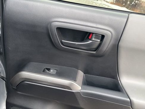 Certified 2019 Toyota Tacoma SR5 image 15