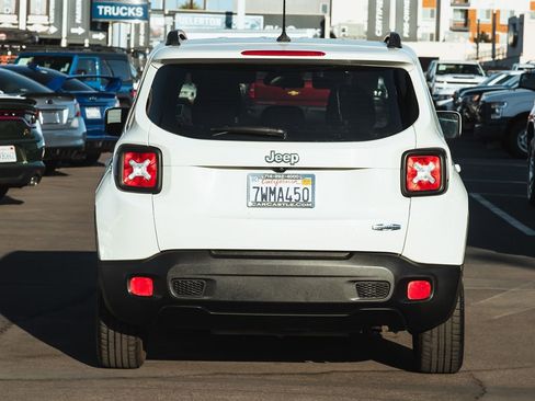 Used 2016 Jeep Renegade Latitude image 7