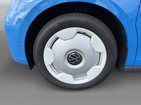 New 2025 Volkswagen ID. Buzz 1st Edition image 9