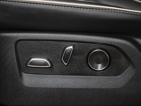 Used 2024 Cadillac Escalade ESV Premium Luxury w/ LPO, Floor Liner Package AWD/4WD image 43