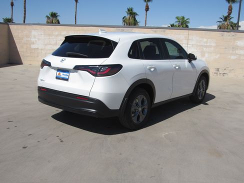 New 2026 Honda HR-V LX image 3