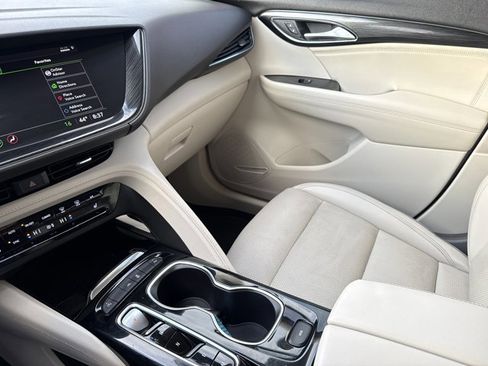 Used 2022 Buick Envision Essence w/ Safety Package image 25