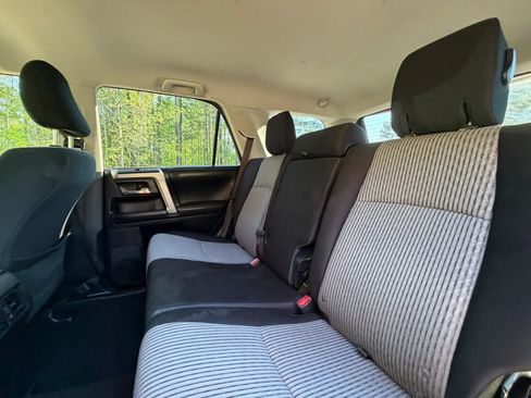 Used 2014 Toyota 4Runner SR5 image 14