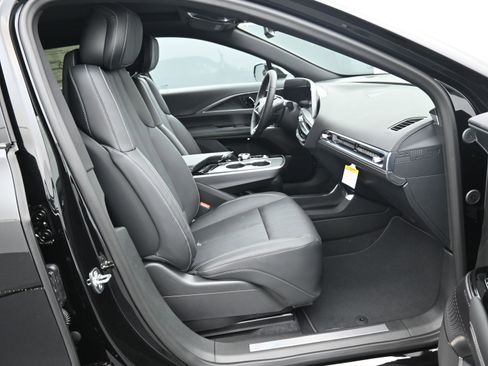 New 2025 Cadillac Lyriq Sport image 13