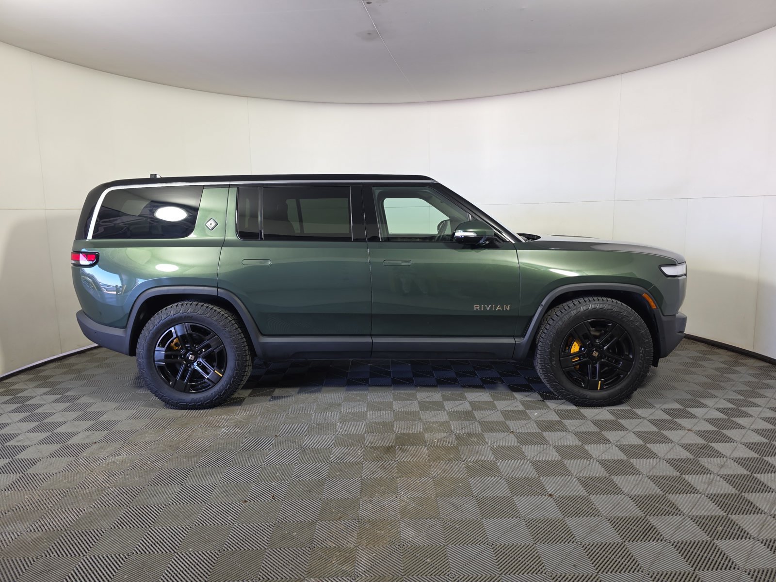 Used 2023 Rivian R1S Adventure Quad AWD/4WD image 6