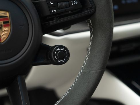 Certified 2025 Porsche Cayenne GTS image 27