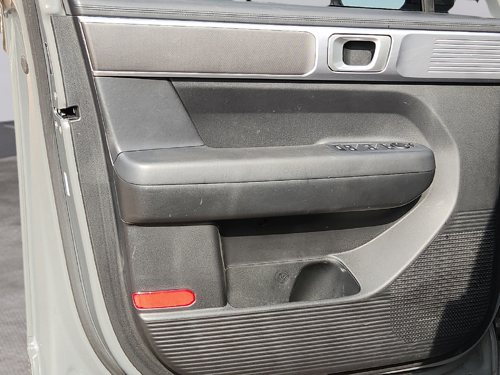 Used 2025 Hyundai Santa Fe SE FWD image 13
