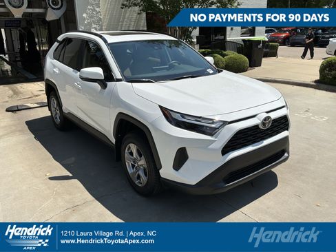 Used 2025 Toyota RAV4 XLE w/ Convenience Package FWD image 1