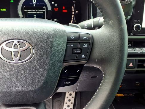 Used 2025 Toyota Camry SE w/ Convenience Package FWD image 24
