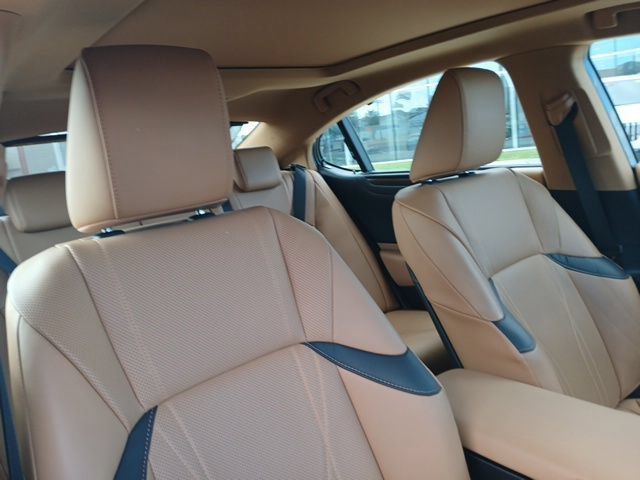 Used 2025 Lexus ES 350 Ultra Luxury w/ Accessory Package (Z1) FWD image 16