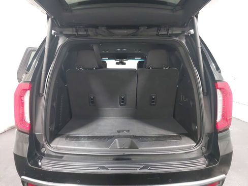Used 2022 GMC Yukon SLT w/ SLT Luxury Package image 14