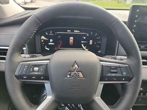 New 2026 Mitsubishi Outlander SE FWD image 25