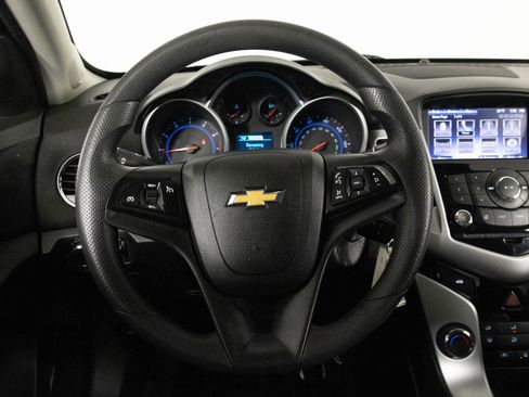 Used 2015 Chevrolet Cruze LT image 28