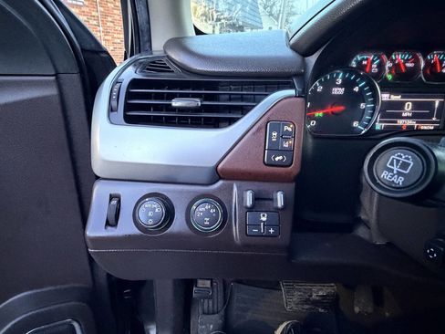 Used 2015 Chevrolet Tahoe LTZ w/ Texas Edition image 28