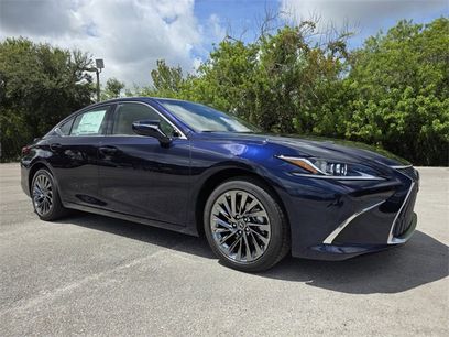 New 2025 Lexus ES 300h w/ Luxury Package