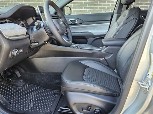 New 2025 Jeep Compass Latitude w/ Sun & Sound Group image 7