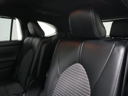 Used 2021 Toyota Highlander XSE FWD image 13