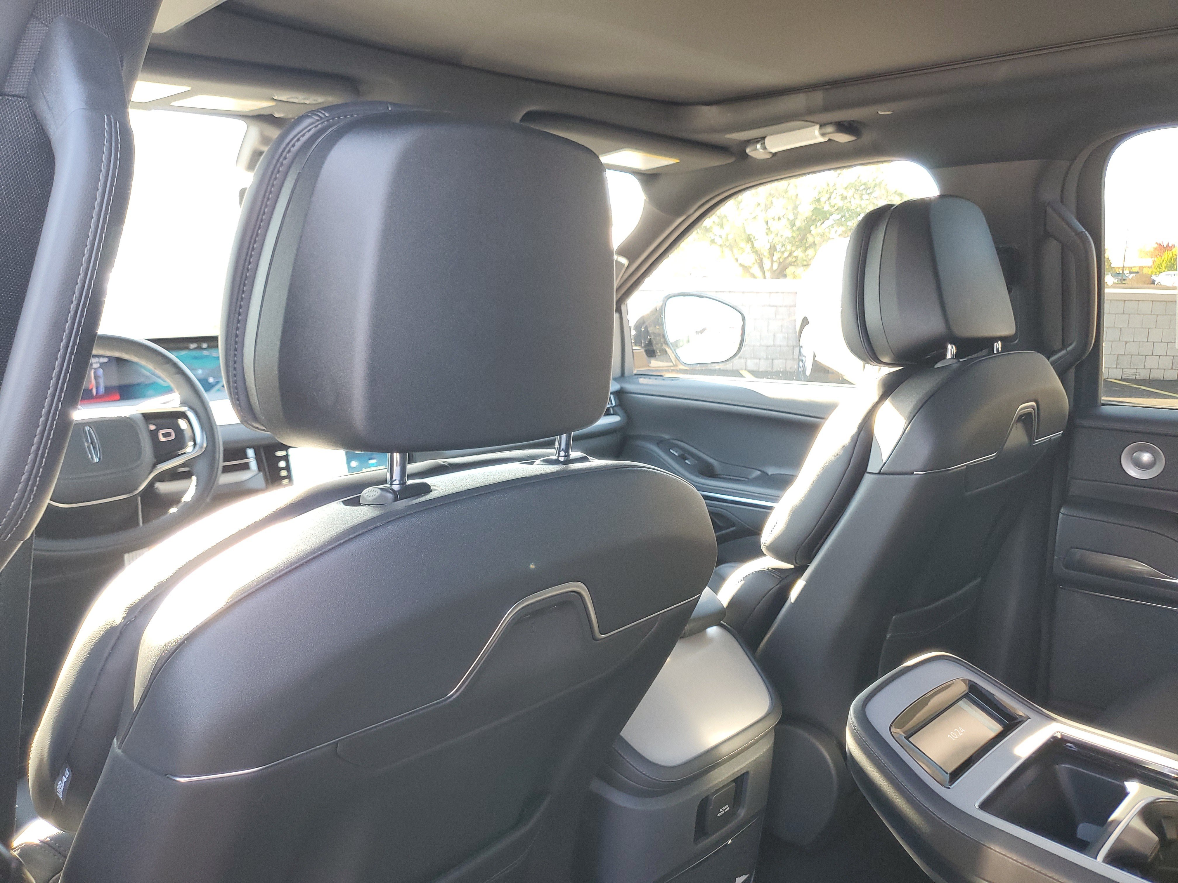 New 2027 Lincoln Navigator Reserve w/ Jet Appearance Package AWD/4WD image 28
