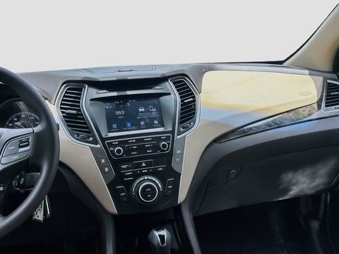 Used 2017 Hyundai Santa Fe Sport FWD image 17