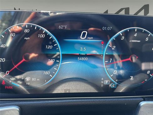 Used 2022 Mercedes-Benz GLB 250 4MATIC w/ Premium Package Lite image 16