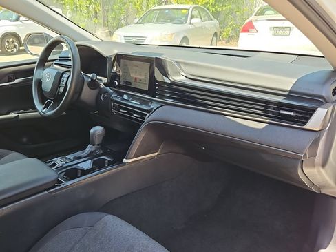 Used 2025 Toyota Camry LE FWD image 32
