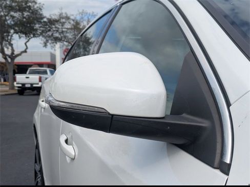 Used 2017 Volvo S60 T5 Inscription Platinum image 12