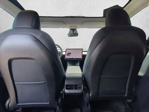 Used 2020 Tesla Model Y Long Range image 20