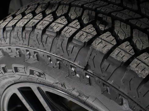 Used 2021 GMC Sierra 1500 Elevation image 19