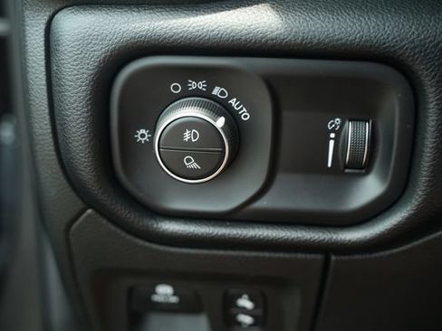 Used 2020 RAM 1500 Big Horn AWD/4WD image 33