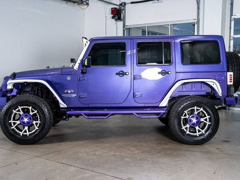 Used 2018 Jeep Wrangler Unlimited Sahara image 8