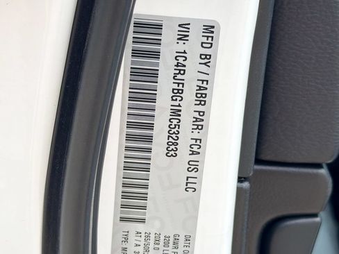 Used 2021 Jeep Grand Cherokee Limited AWD/4WD image 36