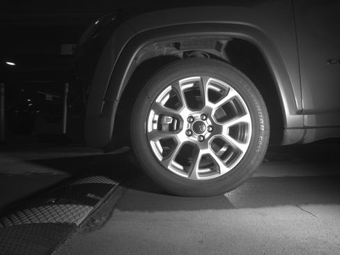 Used 2025 Jeep Compass Limited image 12