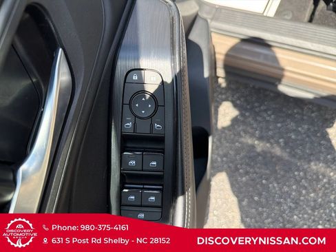 Certified 2025 Nissan Rogue SV AWD/4WD image 10