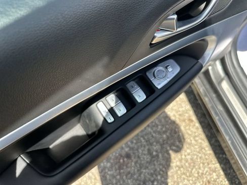 Used 2023 Genesis G70 2.0T AWD/4WD image 17