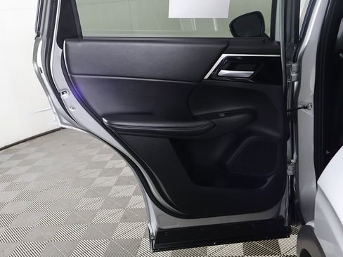 Used 2024 Mitsubishi Outlander SE image 28