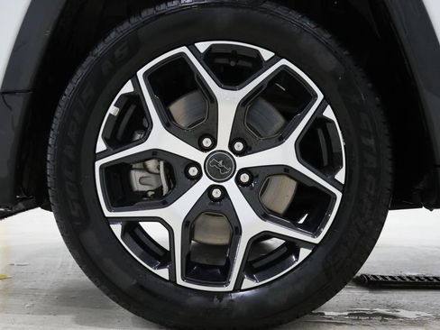 Used 2025 Jeep Compass Limited image 9