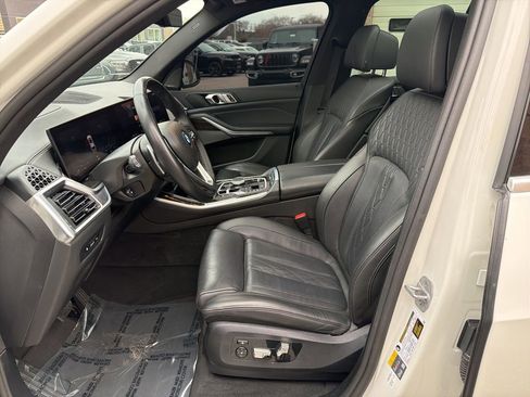 Used 2025 BMW X5 xDrive50e image 14