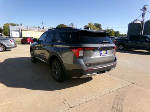 New 2025 Ford Explorer Active image 5