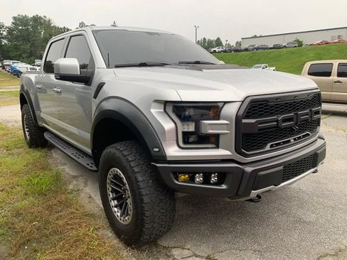 Used 2019 Ford F150 Raptor w/ Equipment Group 802A Luxury AWD/4WD image 2