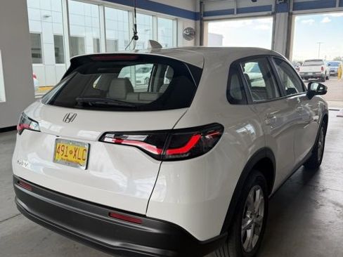 Used 2025 Honda HR-V LX image 4