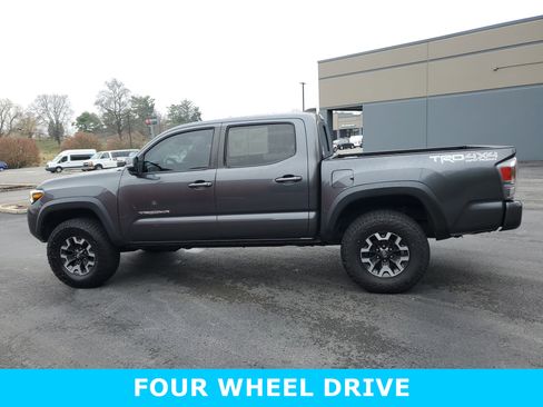 Used 2020 Toyota Tacoma TRD Off-Road image 8