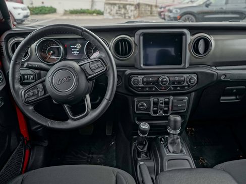 Used 2021 Jeep Gladiator Sport image 13