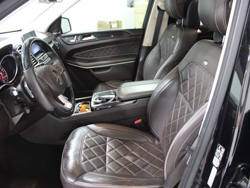 Used 2018 Mercedes-Benz GLS 550 4MATIC image 3