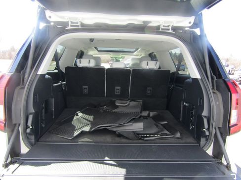 Used 2025 Ford Expedition Max Platinum w/ Driver's Package image 8