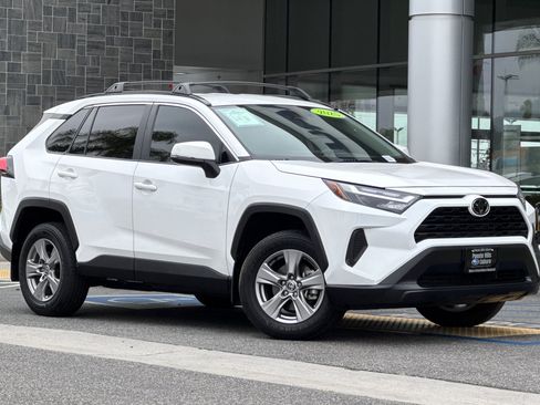 Used 2025 Toyota RAV4 XLE FWD image 2