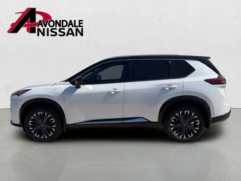 Certified 2024 Nissan Rogue Platinum FWD image 3