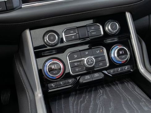 Used 2021 GMC Yukon XL Denali w/ Denali Ultimate Package image 37